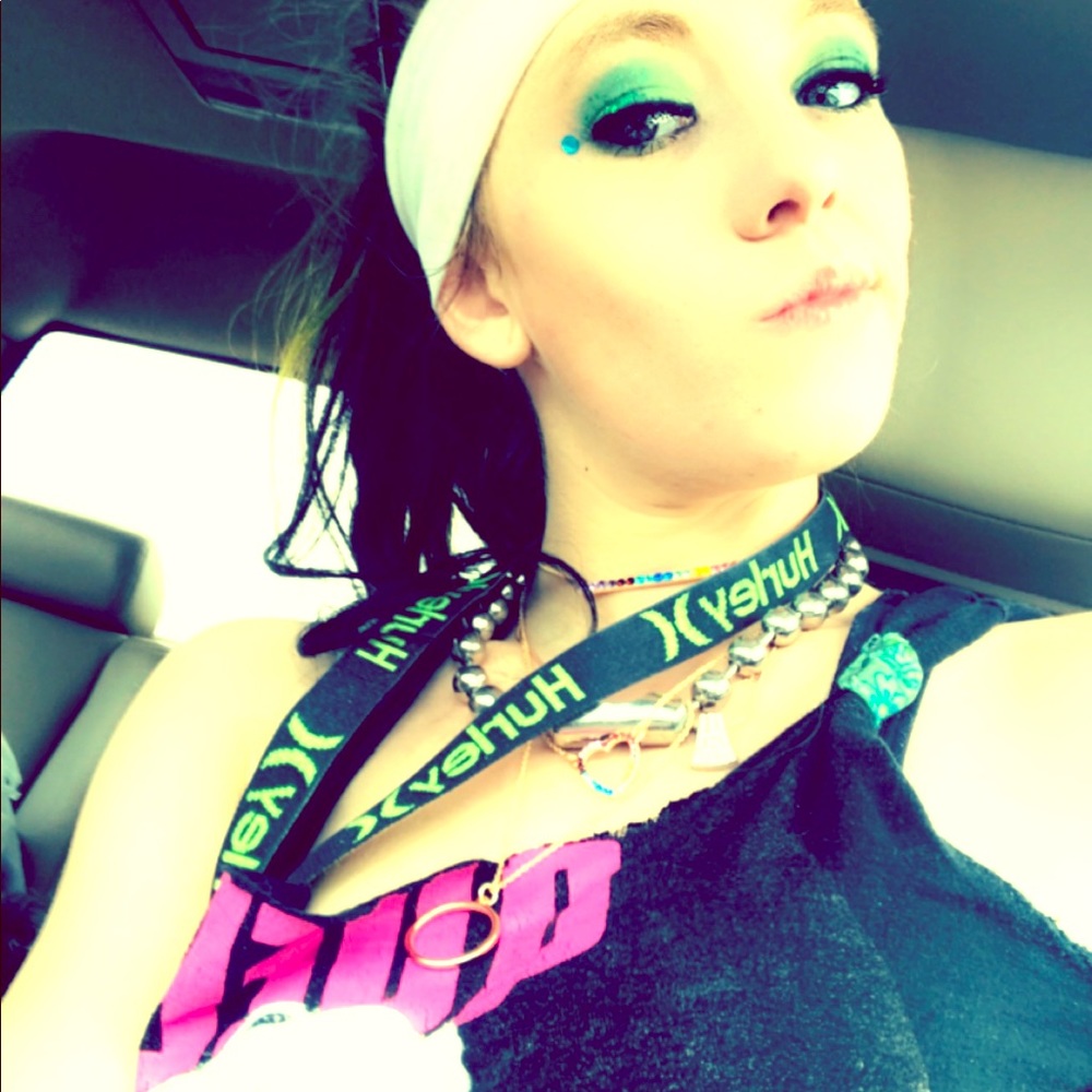 Meet your Posher, Dezerae